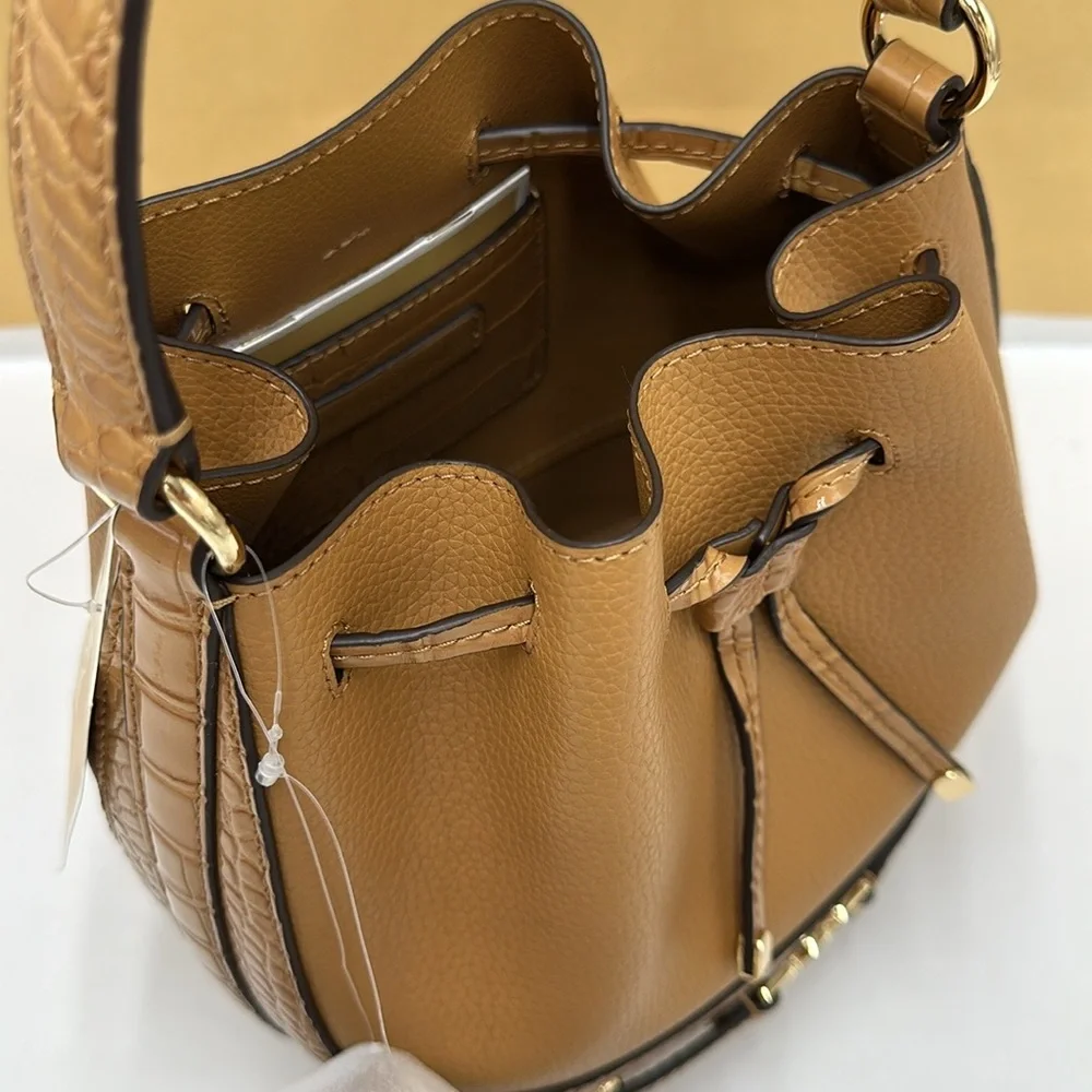 MICHAEL KORS
Reed Medium Pebbled Leather Belted Bucket Messenger SatchelCrossbo - Picture 8 of 16